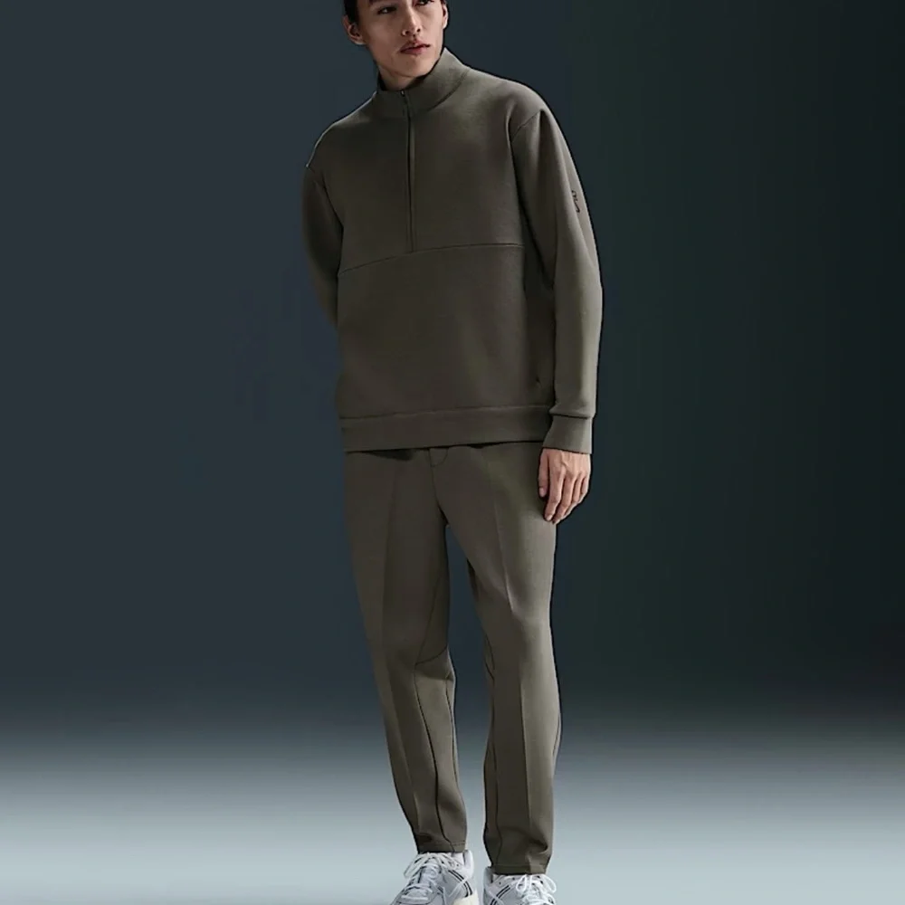 Nike 24.7 impossiblysoft Dri-fit 1/2 zip top - Picture 3 of 5